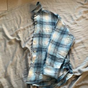 Levi’s blue long sleeve flannel